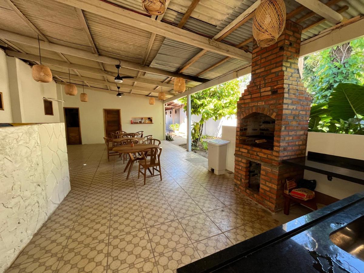 Local Hostel Novo Airão Esterno foto