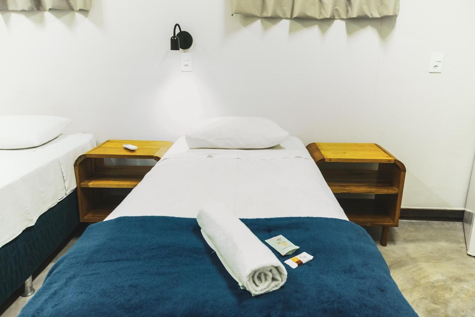 Local Hostel Novo Airão Esterno foto